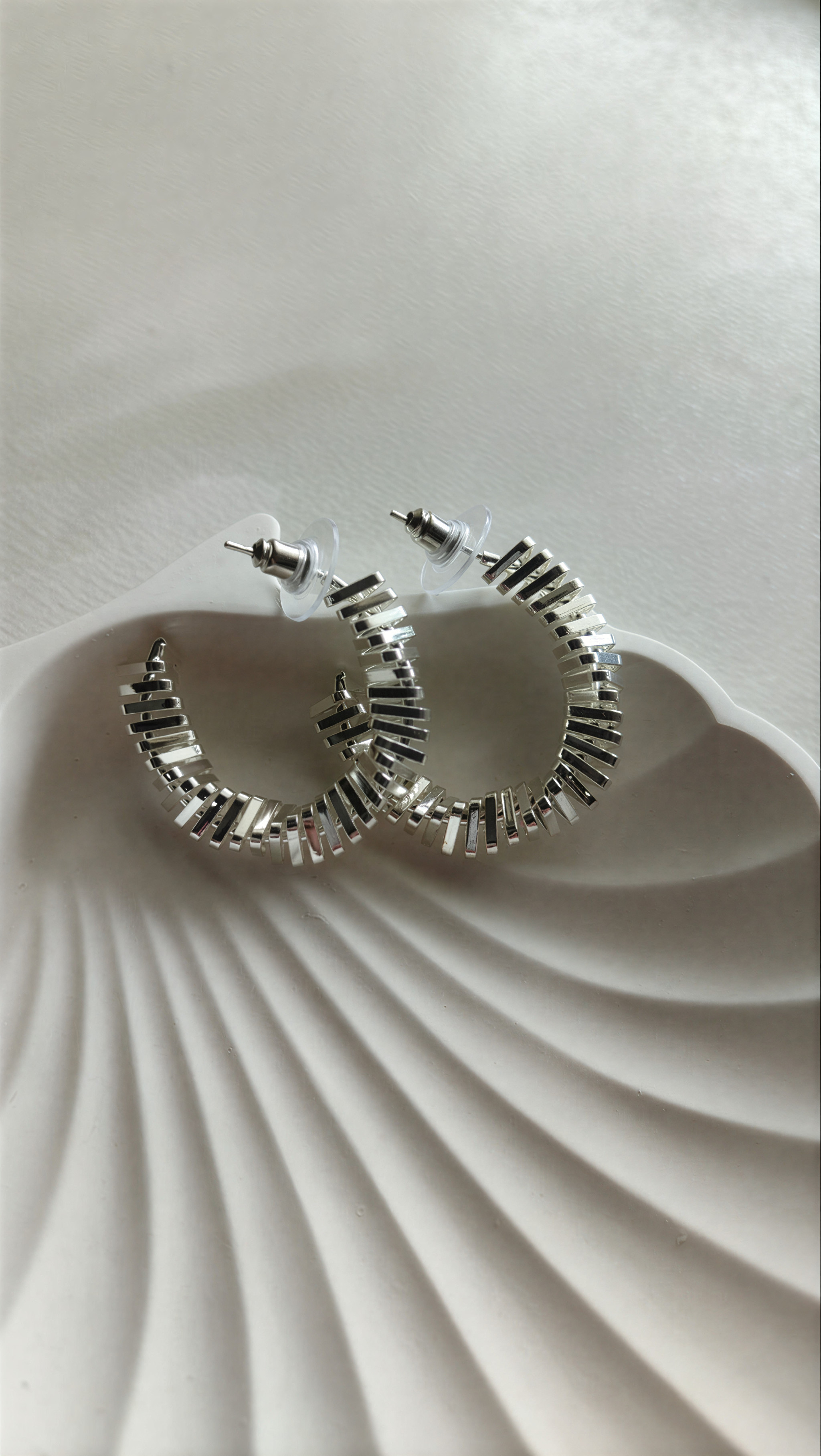 گوشواره پیچی آب‌رادیوم